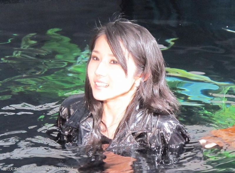 古今大战秦俑情图片素材