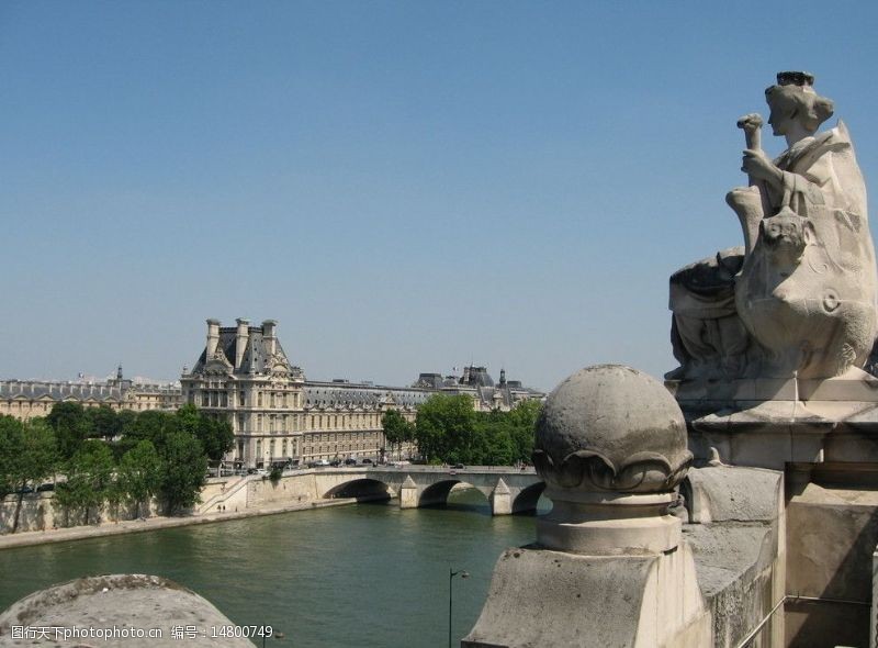 宽阔巴黎巴黎美术馆楼顶俯瞰塞纳河图片