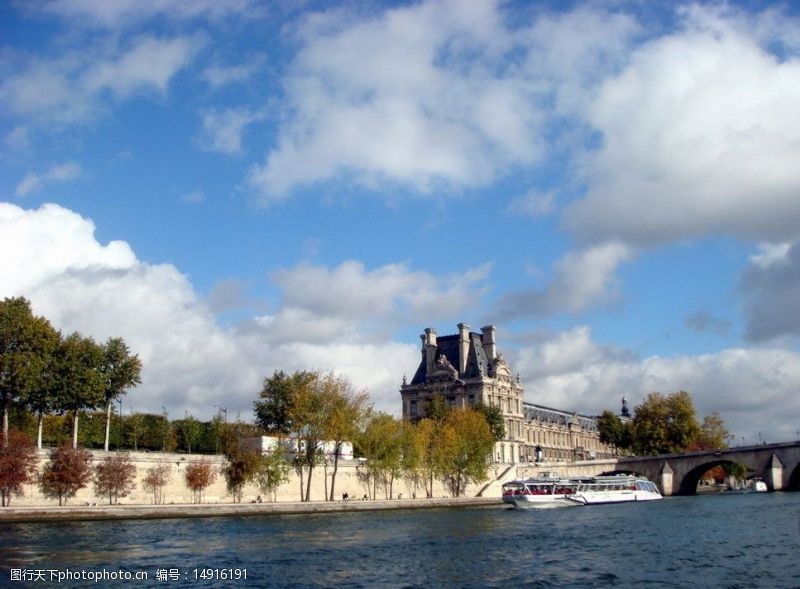 法国著名建筑塞纳河图片
