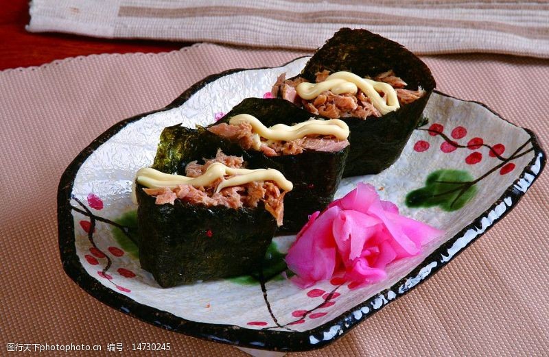 传统美食菜谱专用紫菜肉末寿司图片