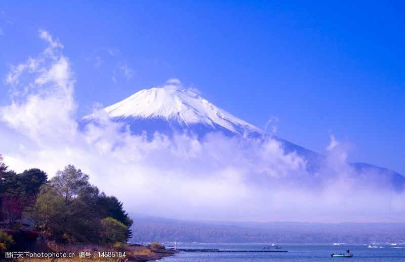 船只富士山图片