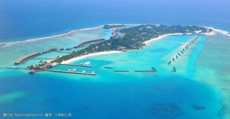 马尔代夫海景鸟瞰圆月岛图片
