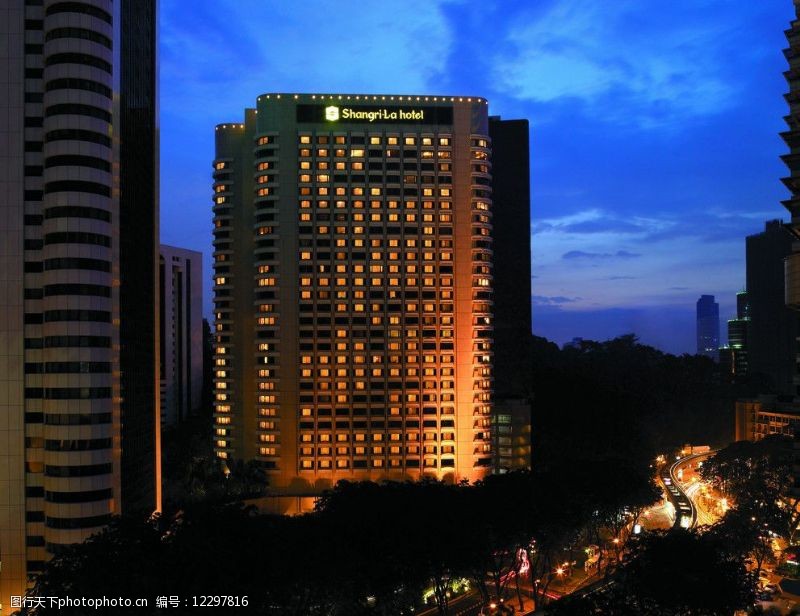 三星级酒店建筑夜景图片