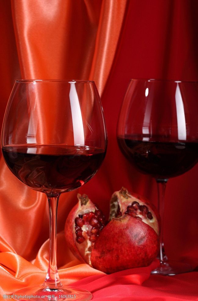 绸缎红葡萄酒图片