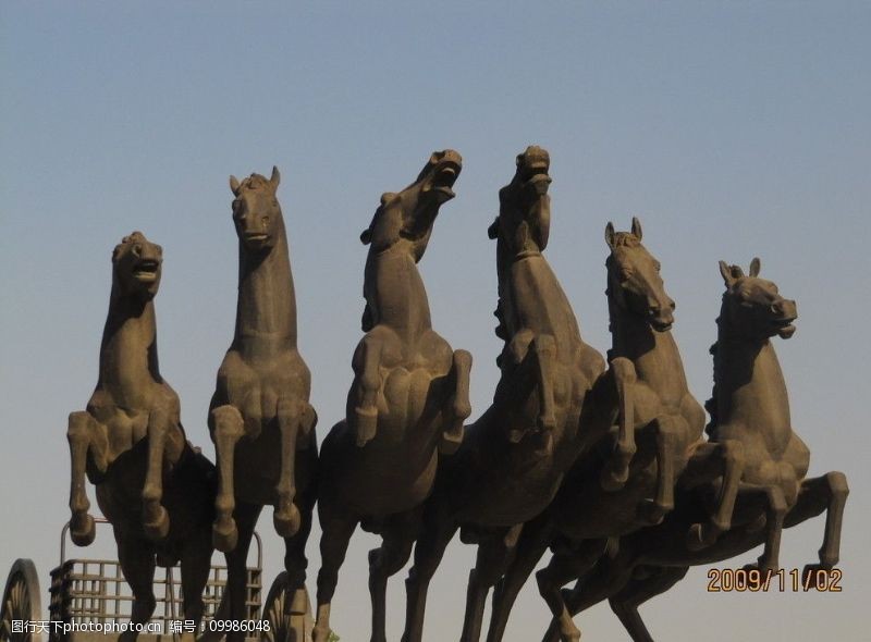 六匹马天子驾六图片