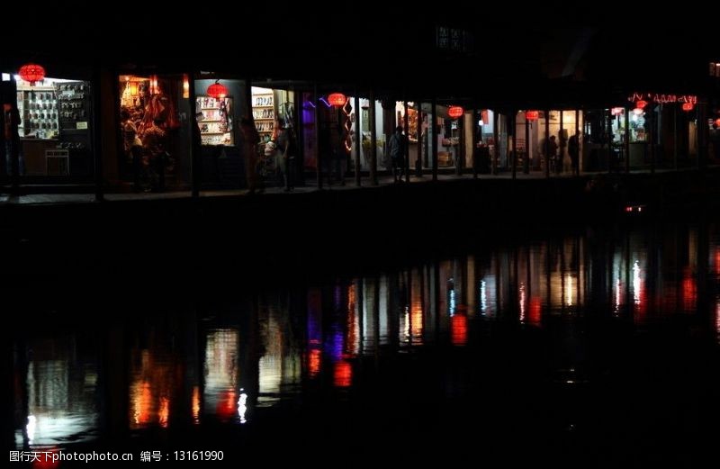 吴越西塘夜色烟雨长廊图片