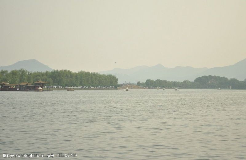 杭州西湖断桥远眺图片