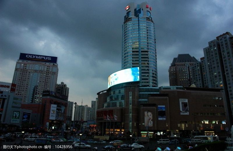 城市副中心上海徐家汇繁华街景图片