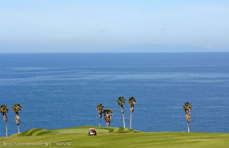 海边高尔夫球场图片